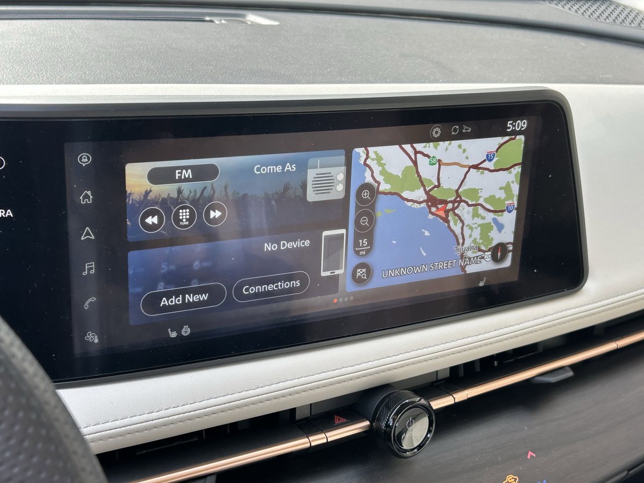 2025 Nissan ARIYA Engage e-4orce photo 6