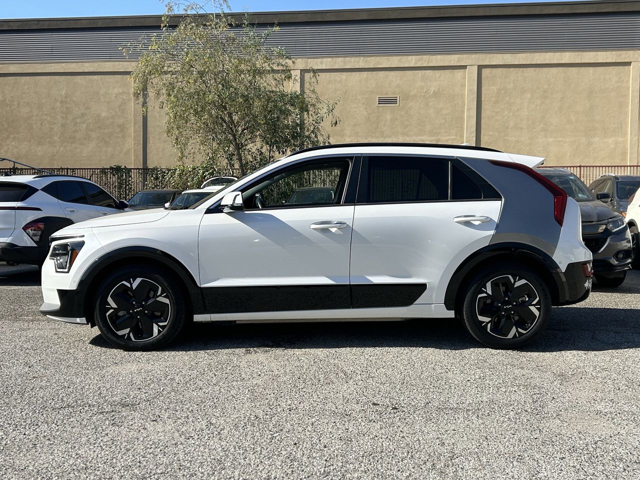 2023 Kia Niro EV Wave photo 3