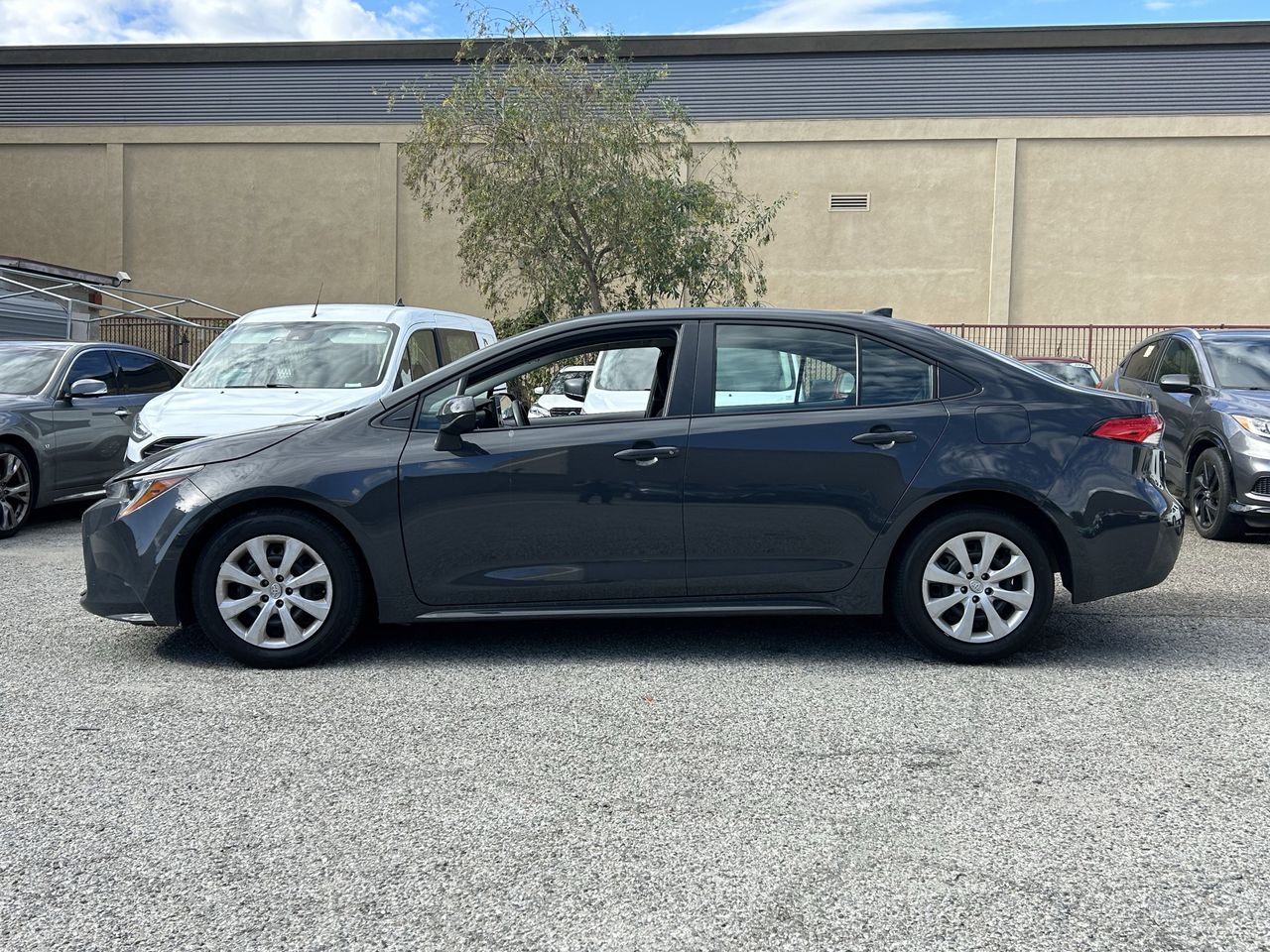 2025 Toyota Corolla LE photo 3