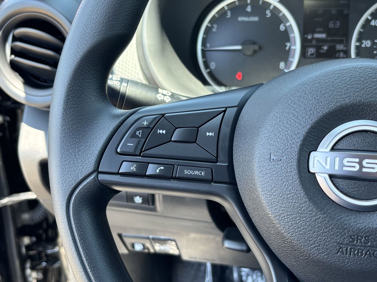 2025 Nissan KICKS PLAY Base - Photo 30