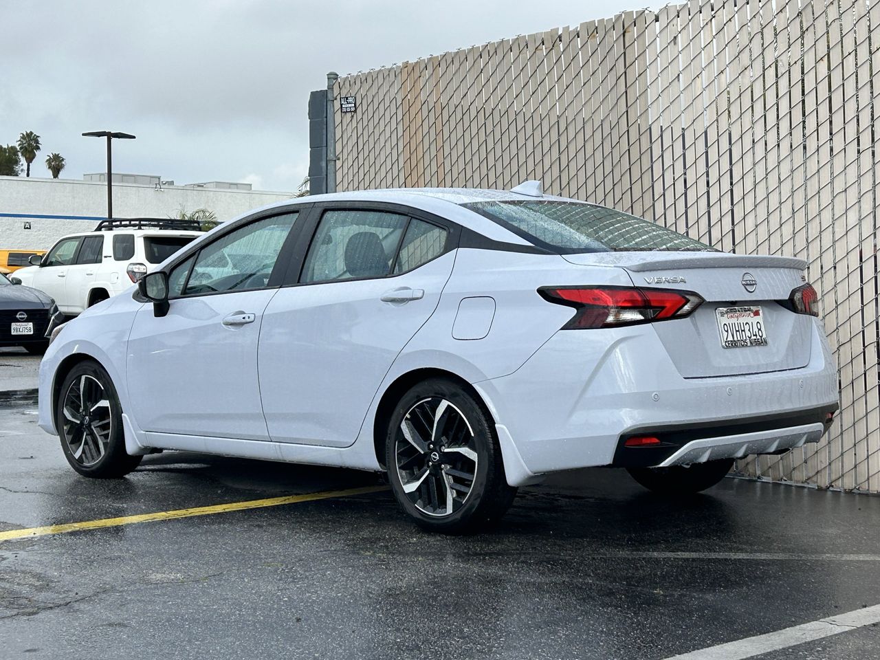 2025 Nissan Versa 1.6 SR photo 4