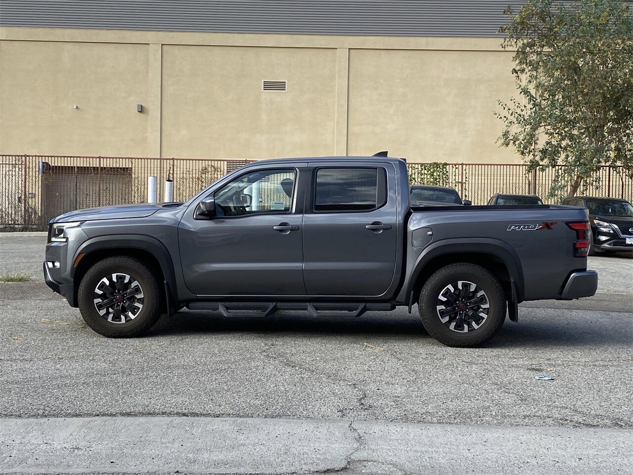 2023 Nissan Frontier PRO-X photo 2