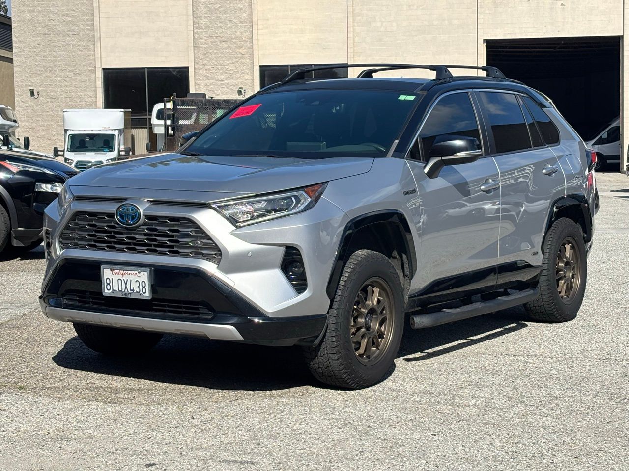 2019 Toyota RAV4 Hybrid XSE photo 2