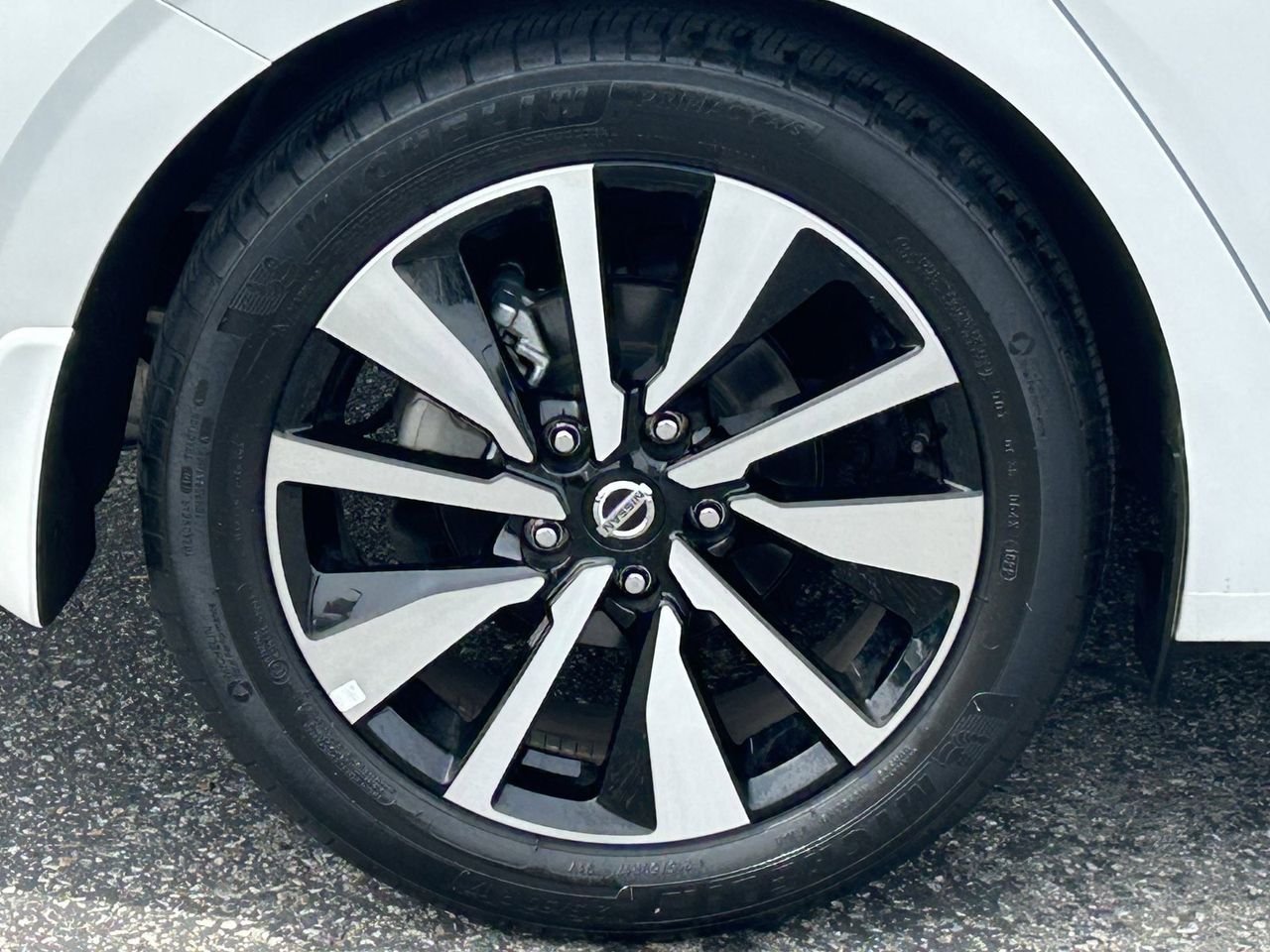 2023 Nissan Sentra SV photo 3