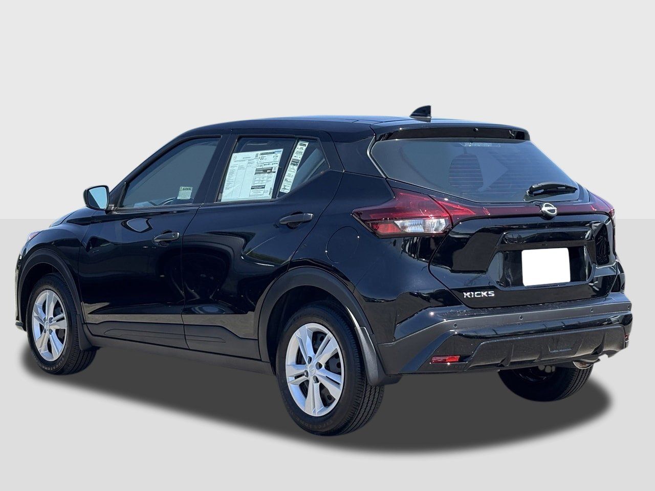 2025 Nissan KICKS PLAY Base - Photo 2