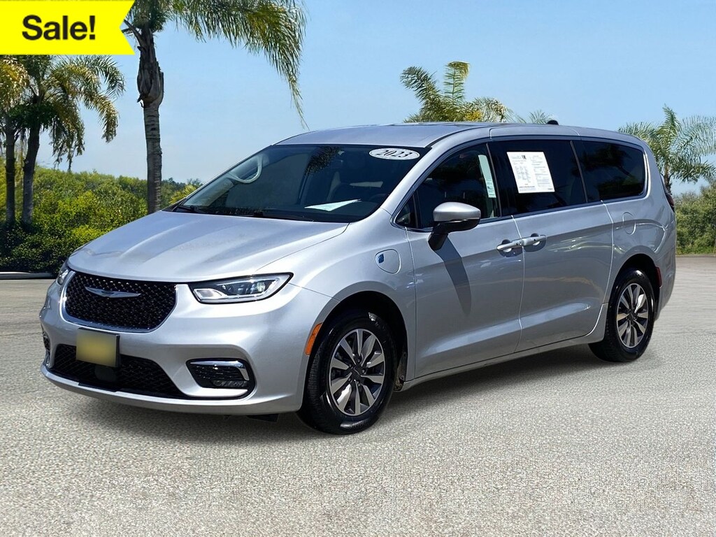 Used 2023 Chrysler Pacifica Plug-In Hybrid Touring L Van Passenger Van