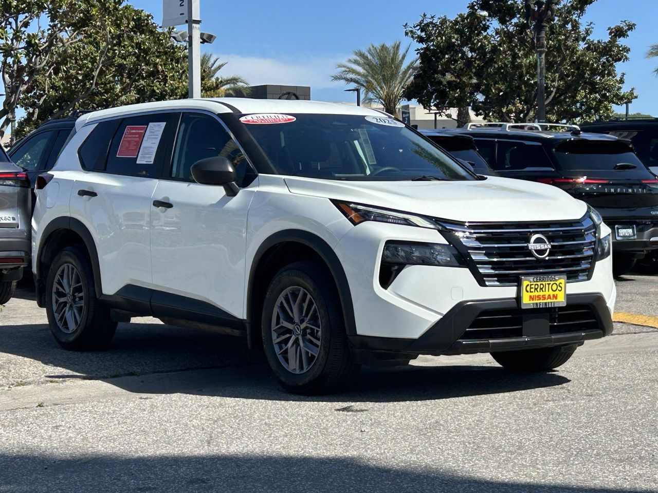 2025 Nissan Rogue S photo 5