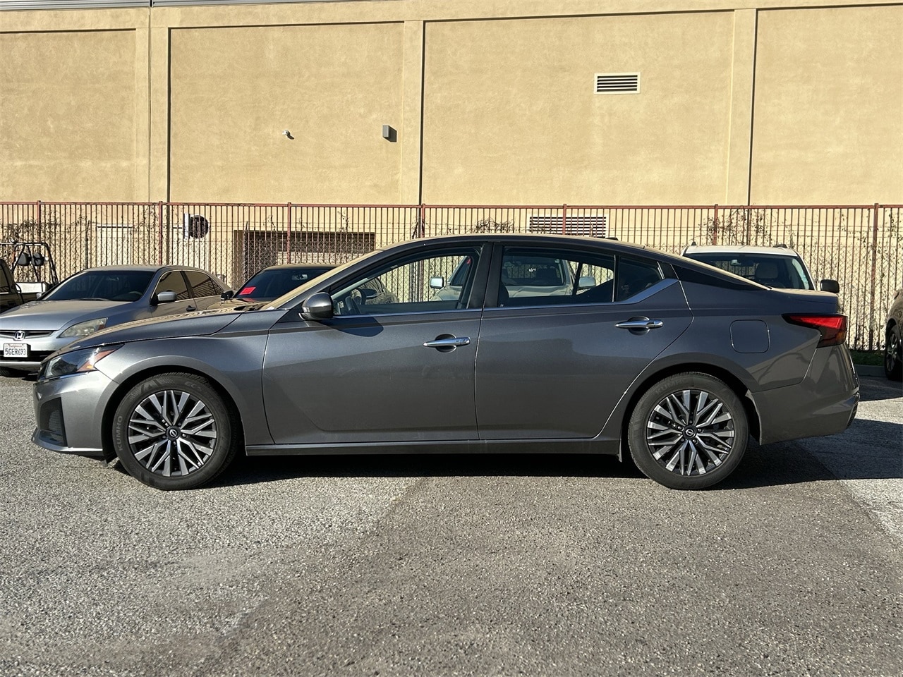 2023 Nissan Altima 2.5 SV photo 2
