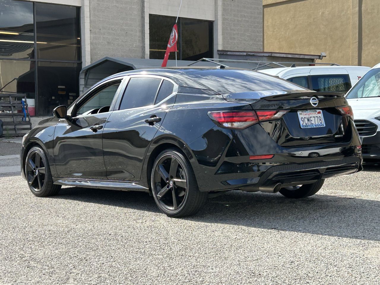 2022 Nissan Sentra SR photo 4