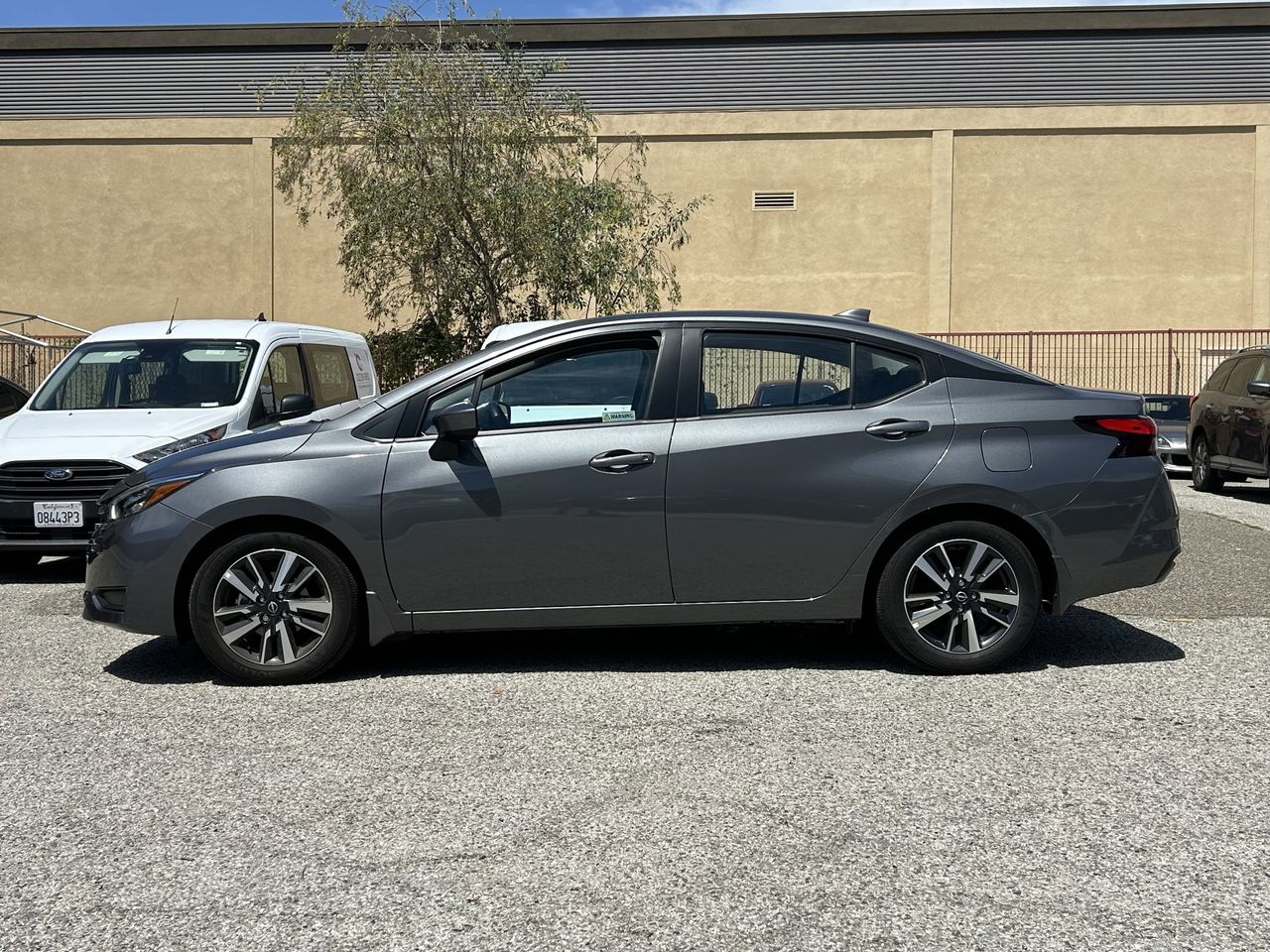 2025 Nissan Versa 1.6 SV photo 3
