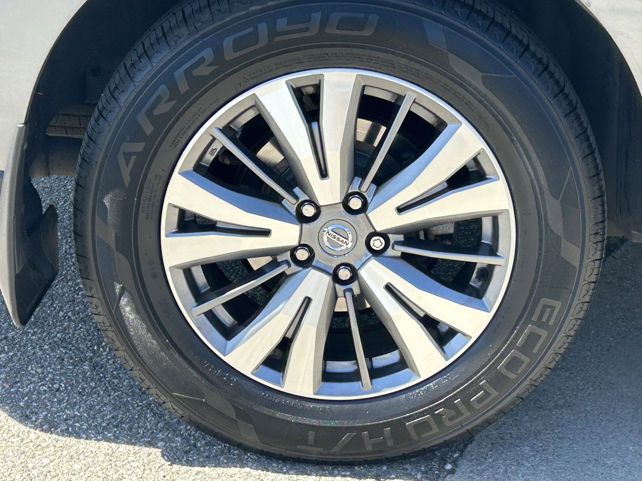 2020 Nissan Pathfinder S photo 3