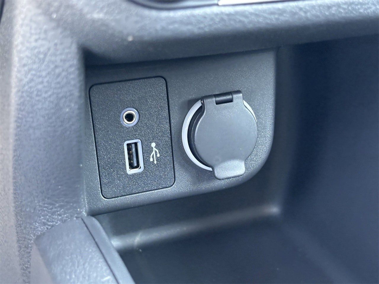 2025 Nissan KICKS PLAY Base - Photo 29