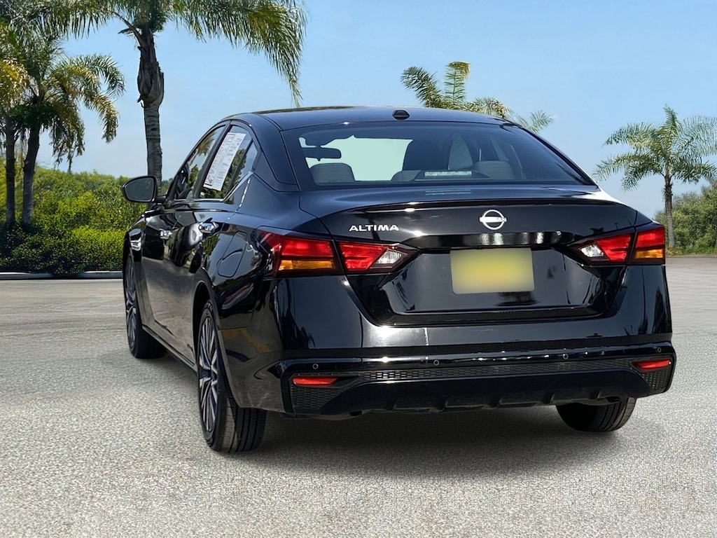 Certified 2024 Nissan
