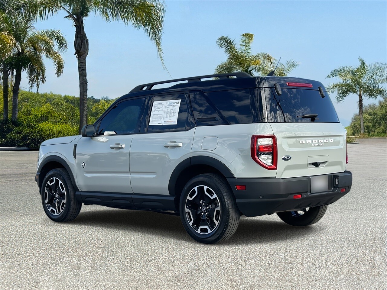 2023 Ford Bronco Sport Outer Banks photo 2