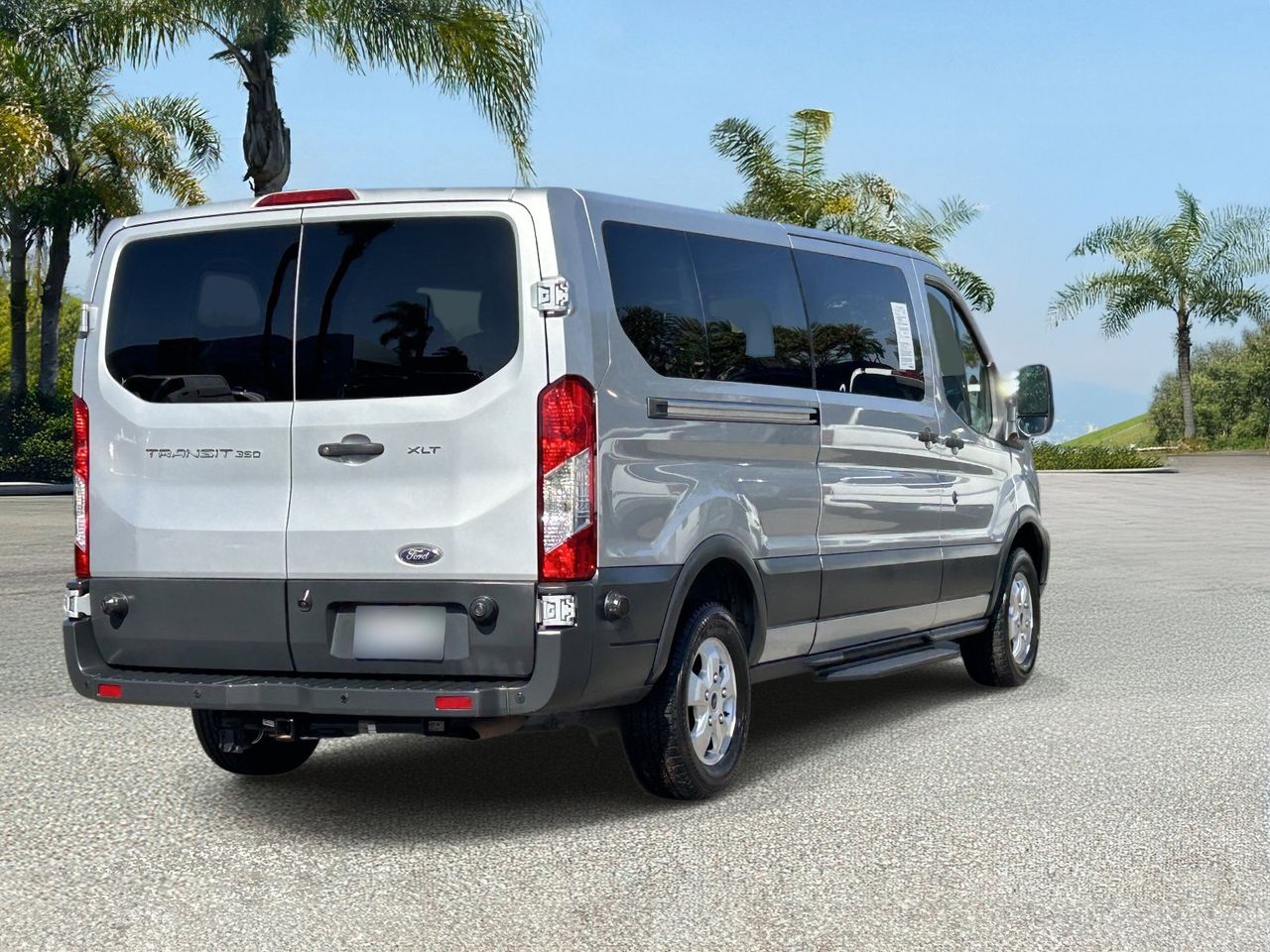 2018 Ford Transit-350 XLT photo 4