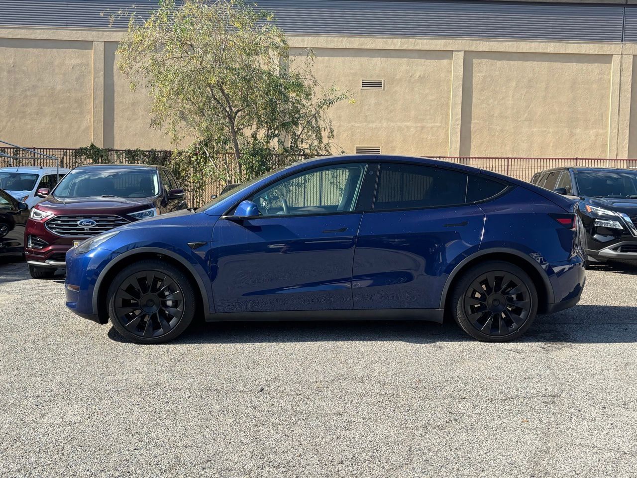 2023 Tesla Model Y Long Range photo 2