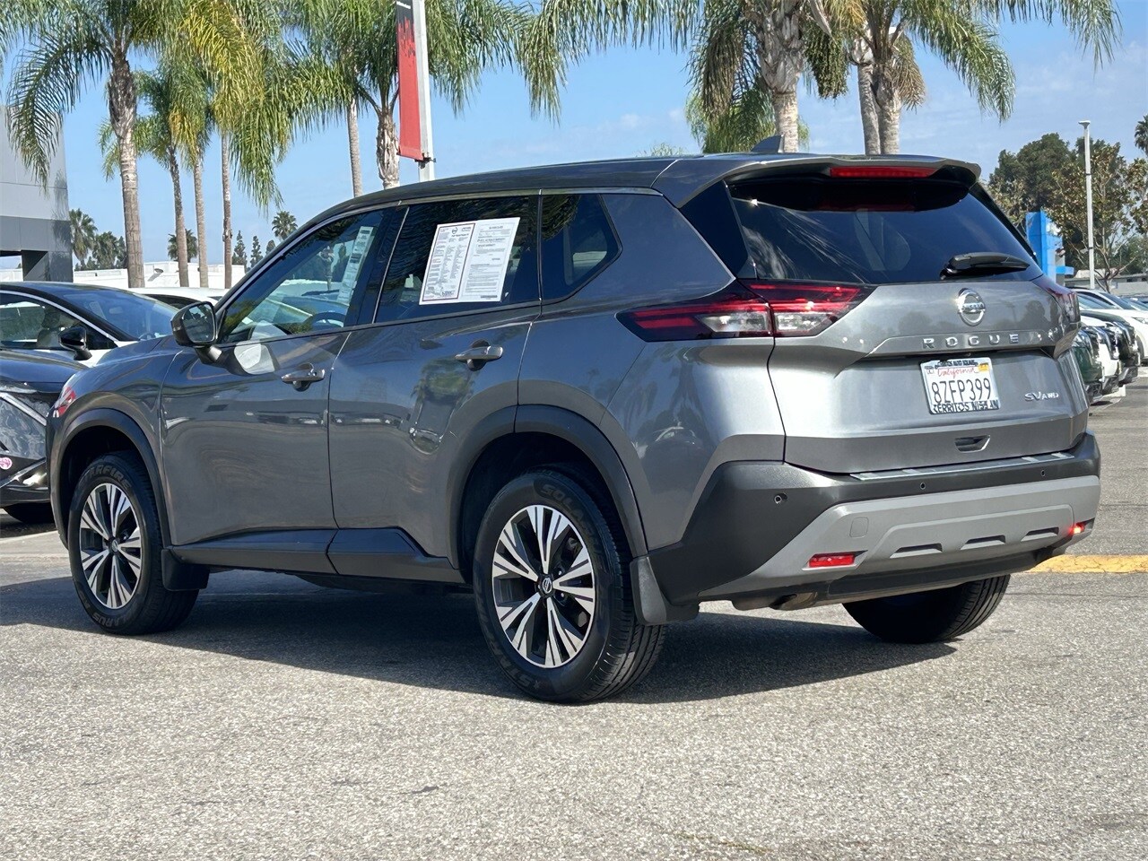 2021 Nissan Rogue SV photo 2