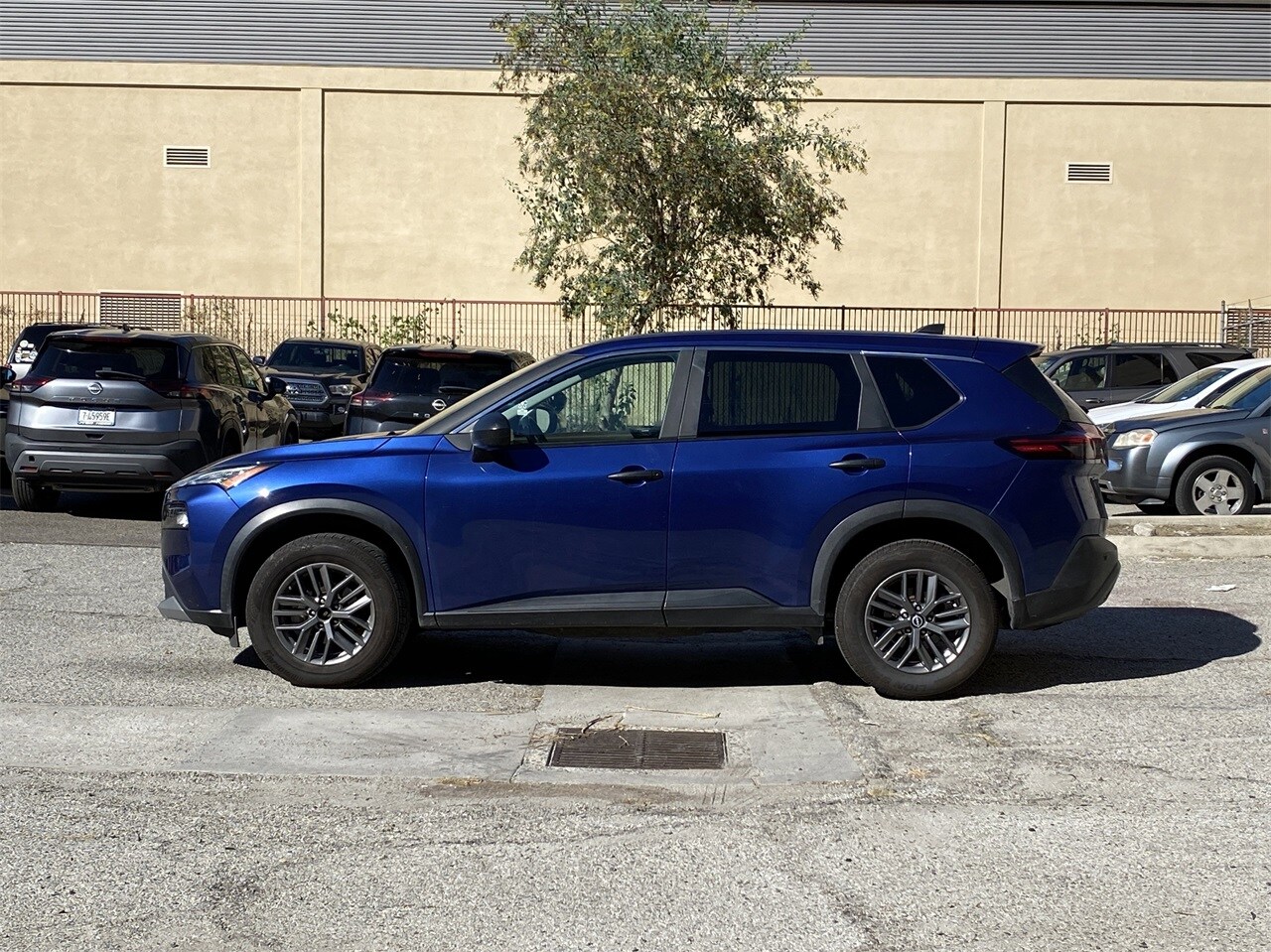 2023 Nissan Rogue S photo 2