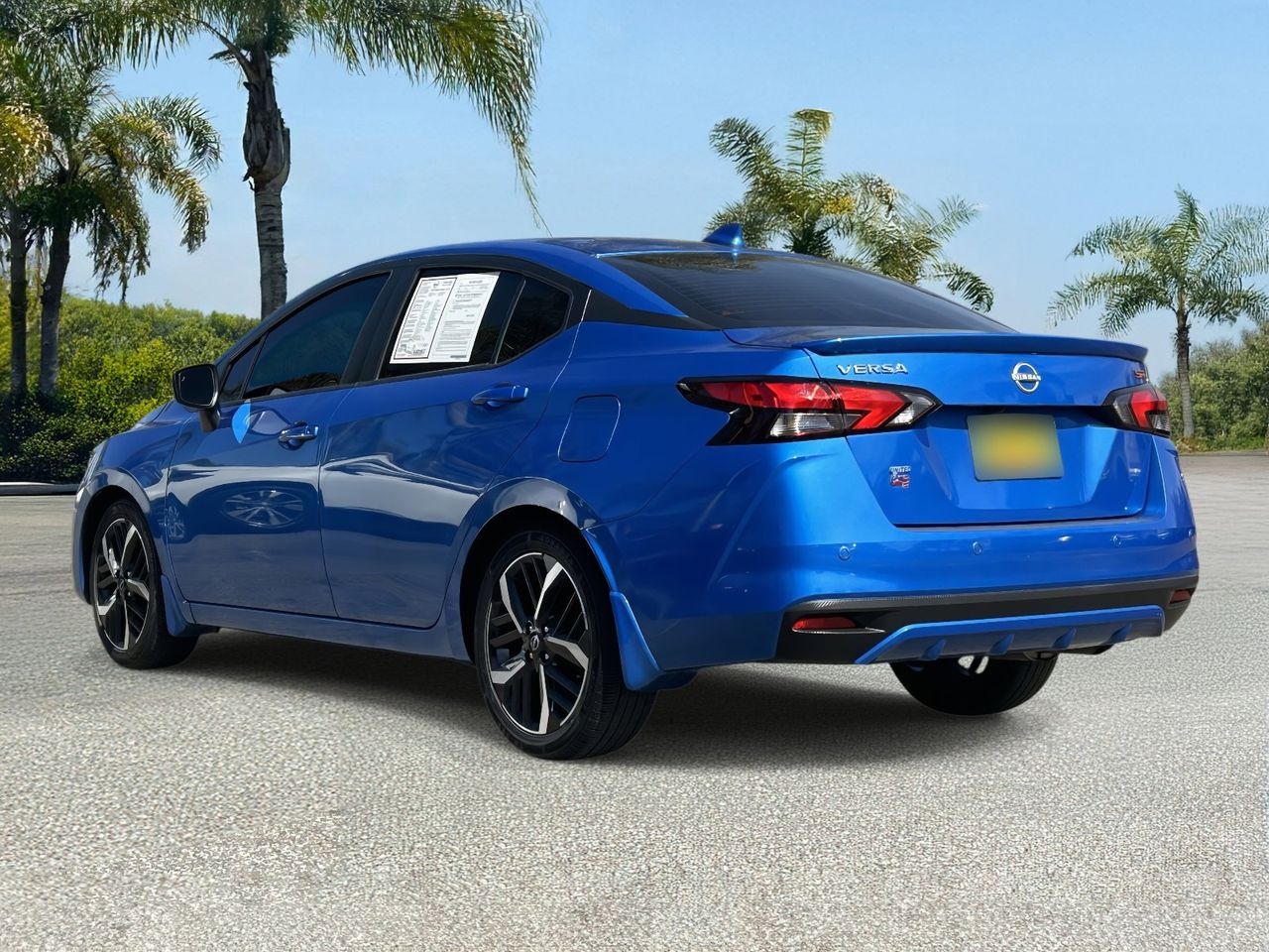 2023 Nissan Versa 1.6 SR photo 2