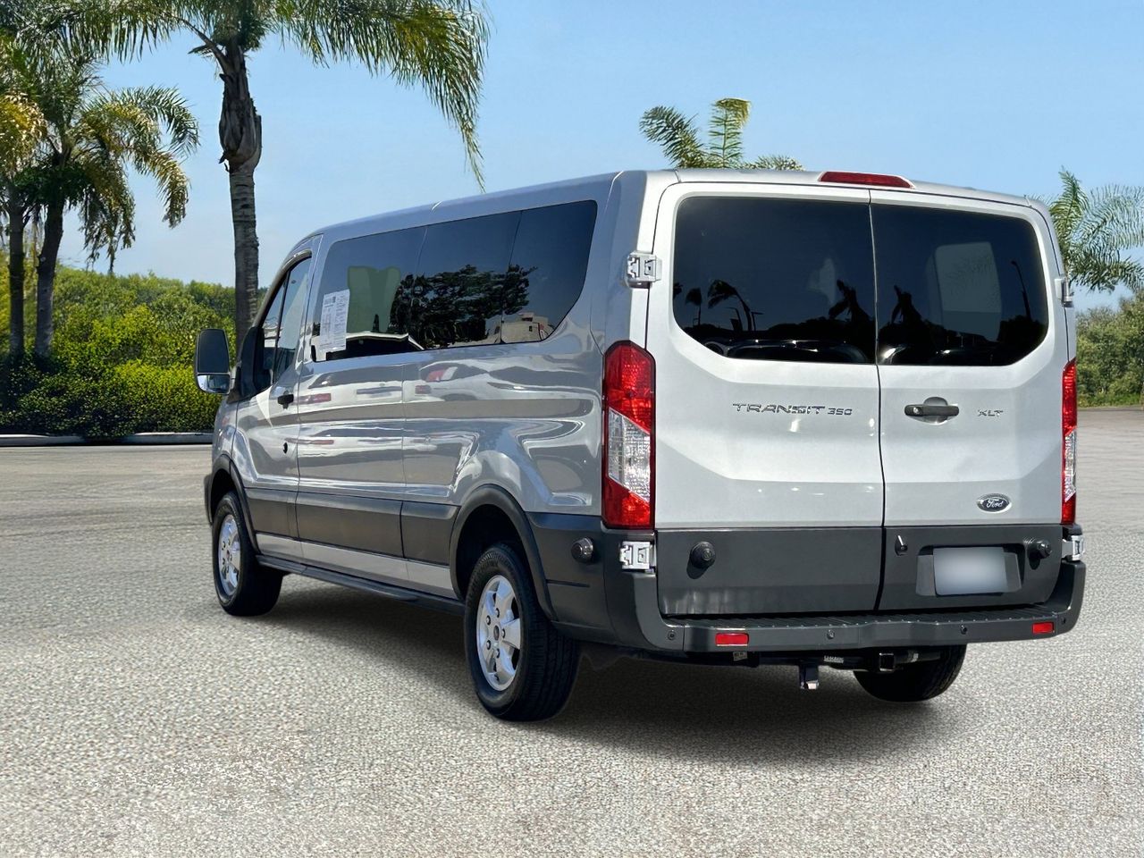 2018 Ford Transit-350 XLT photo 2