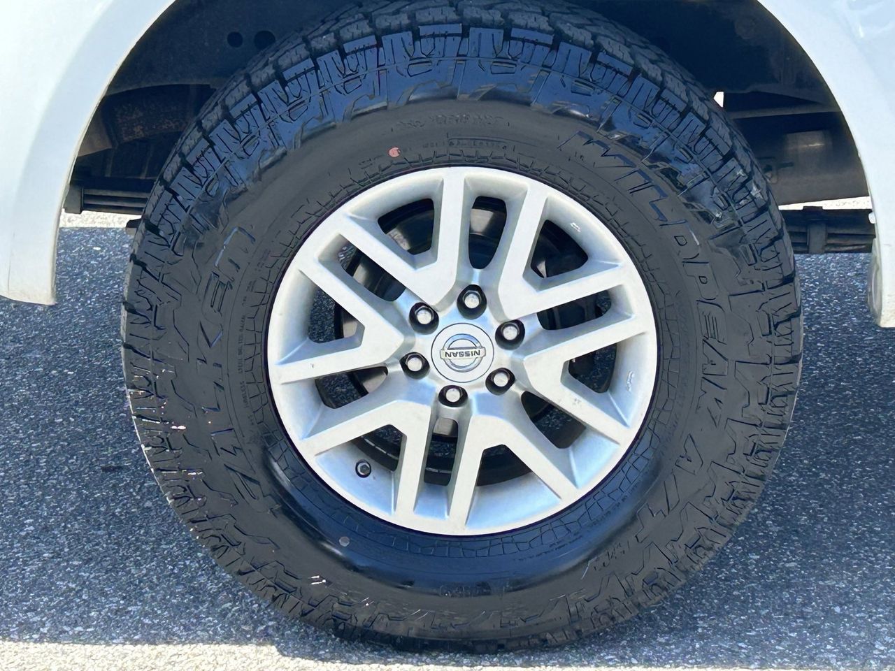 2016 Nissan Frontier SV photo 3