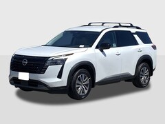 2026 Nissan Pathfinder SL SUV