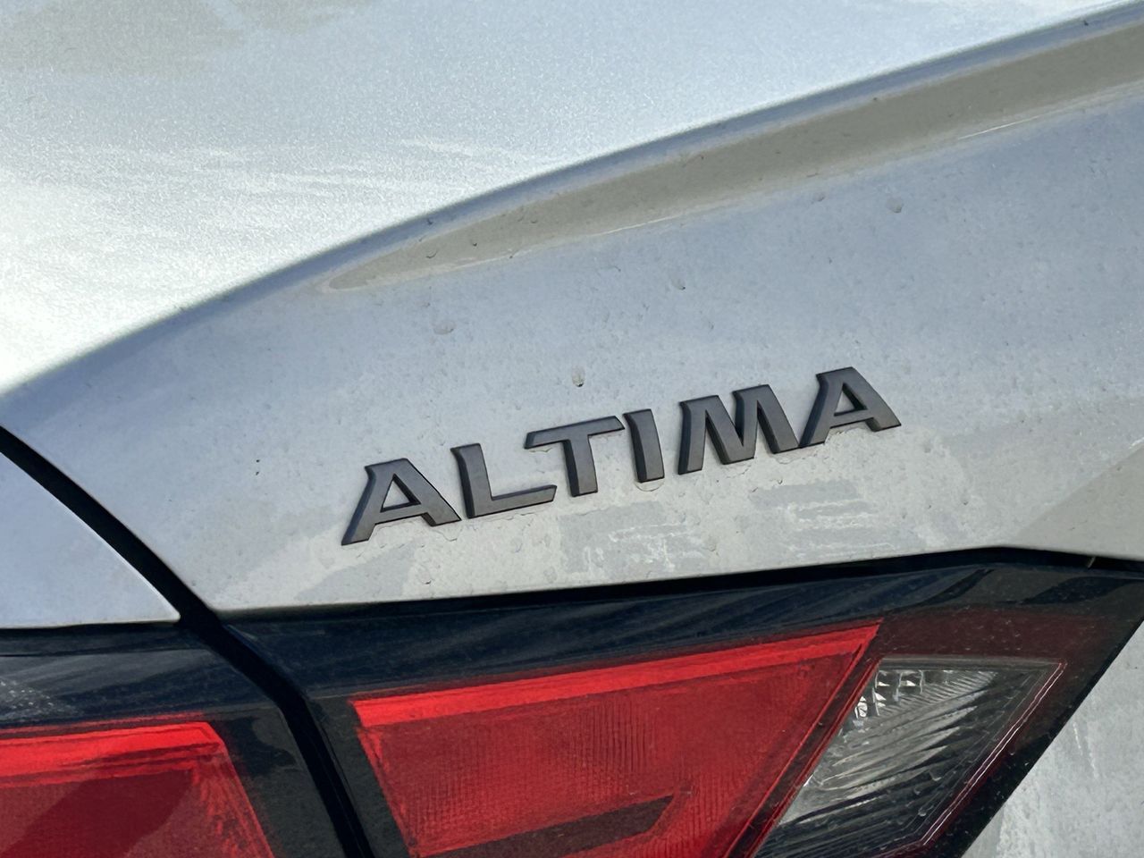 2024 Nissan Altima 2.5 SR photo 5