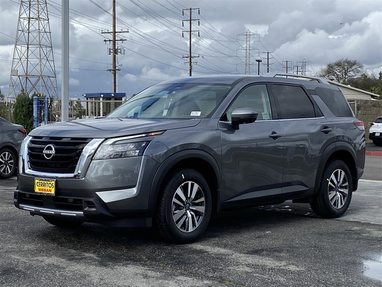 2025 Nissan Pathfinder SL's photo