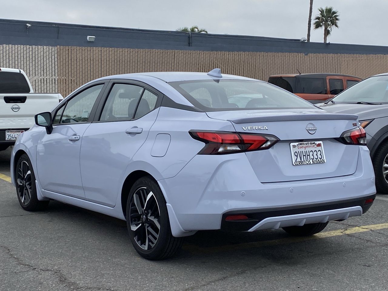 2025 Nissan Versa 1.6 SR photo 4