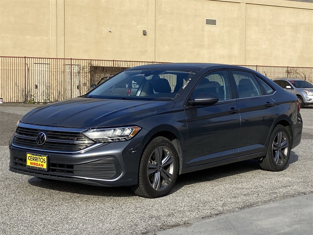 Used 2024 Volkswagen Jetta 1.5T SE Sedan