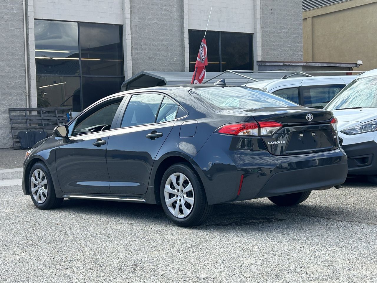 2025 Toyota Corolla LE photo 4