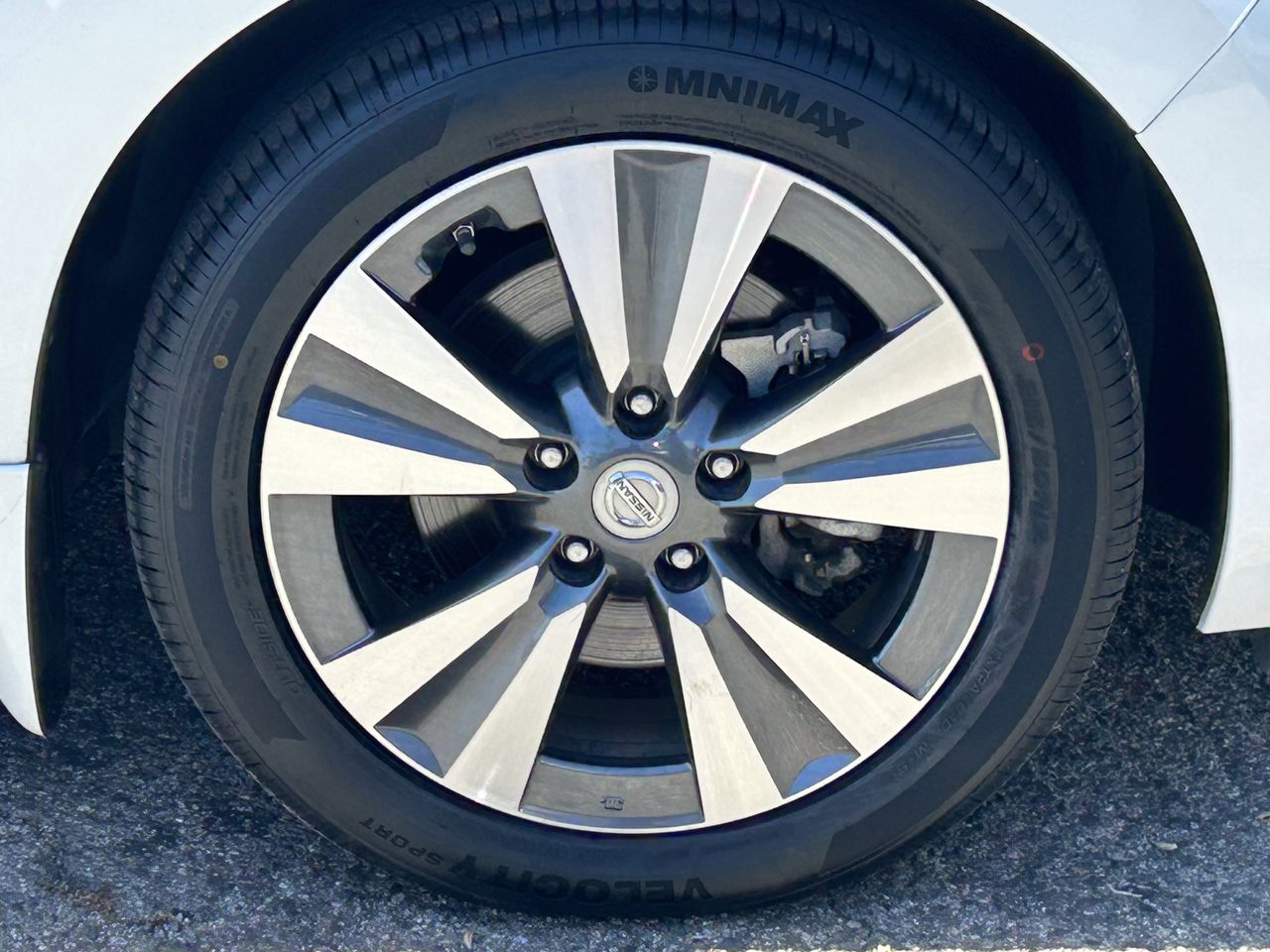 2016 Nissan LEAF SV photo 3