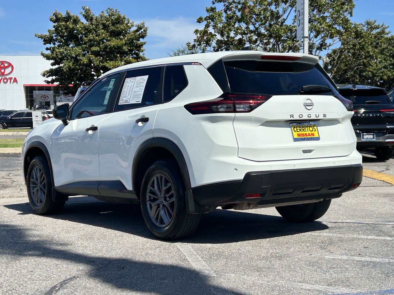 2025 Nissan Rogue S photo 2