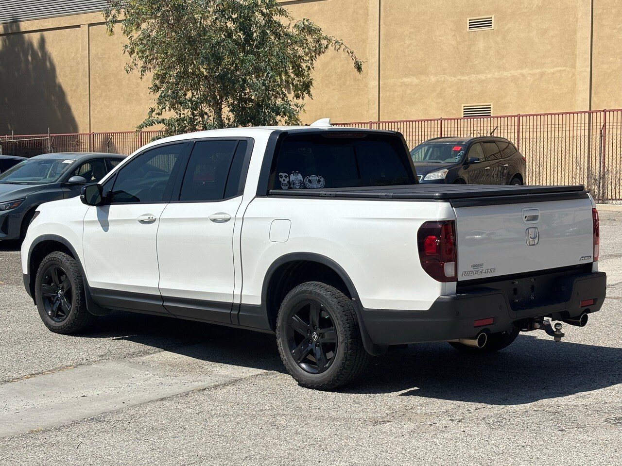 2022 Honda Ridgeline Black Edition photo 2