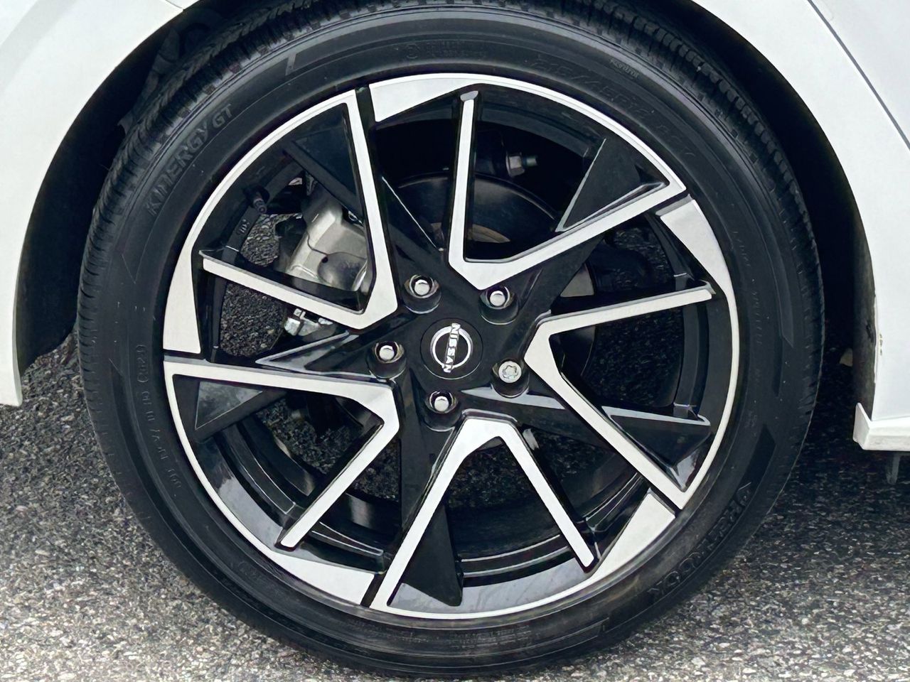 2025 Nissan Sentra SR photo 3