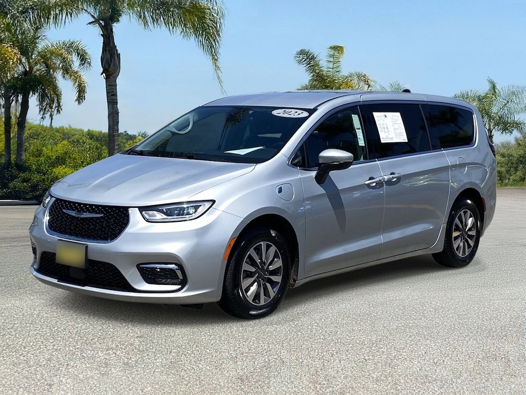 Used 2023 Chrysler Pacifica Plug-In Hybrid Touring L Van Passenger Van