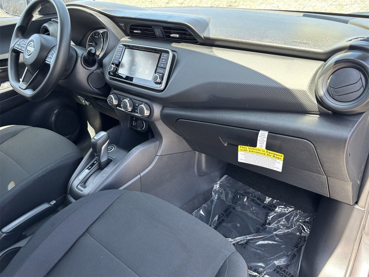 2025 Nissan KICKS PLAY Base - Photo 13