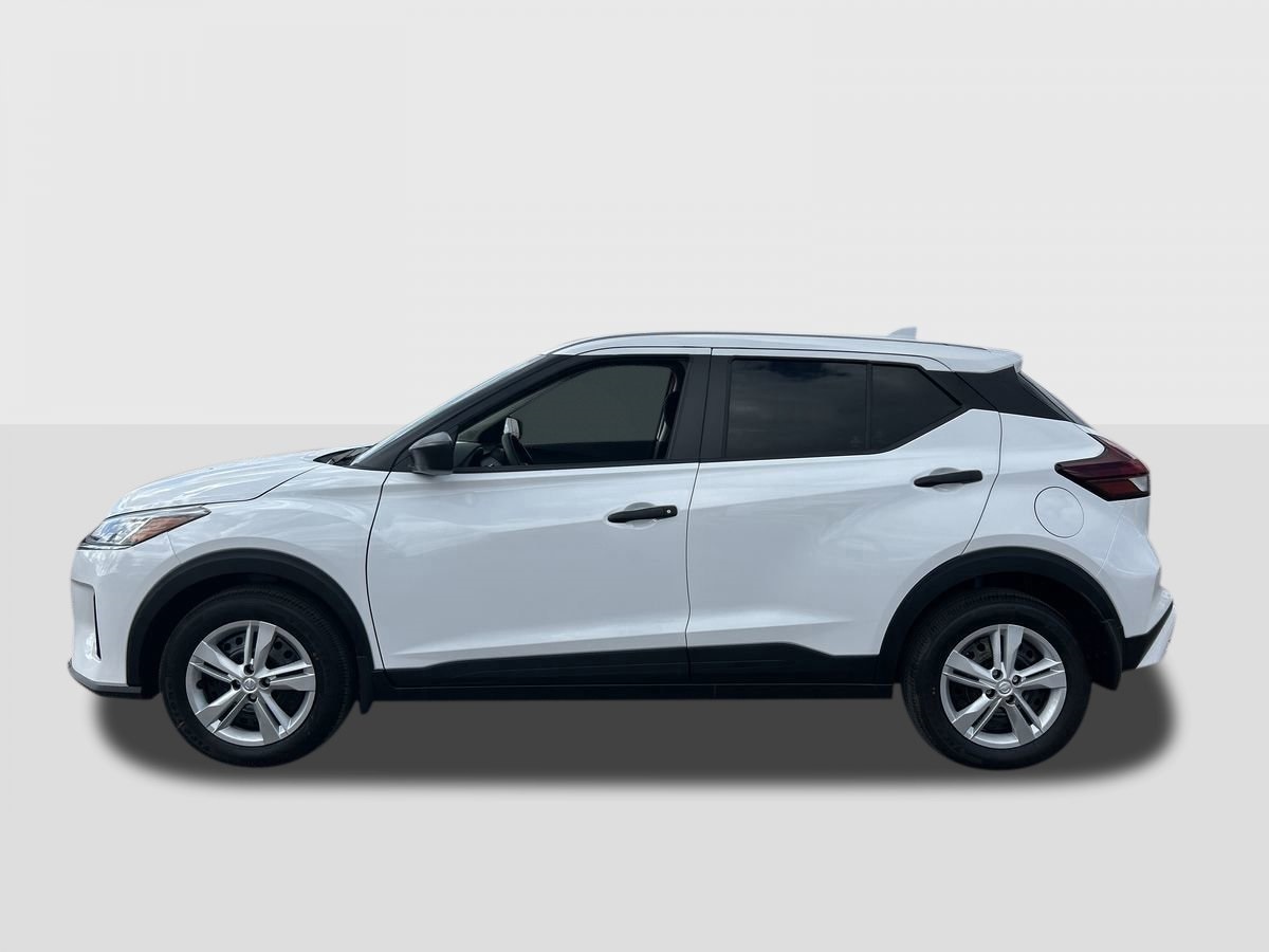 2025 Nissan Kicks Play S photo 2