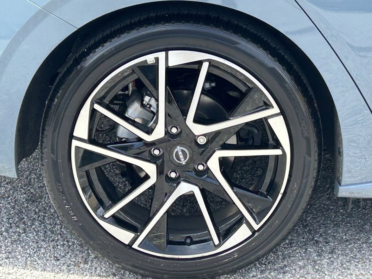 2025 Nissan Sentra SR photo 3