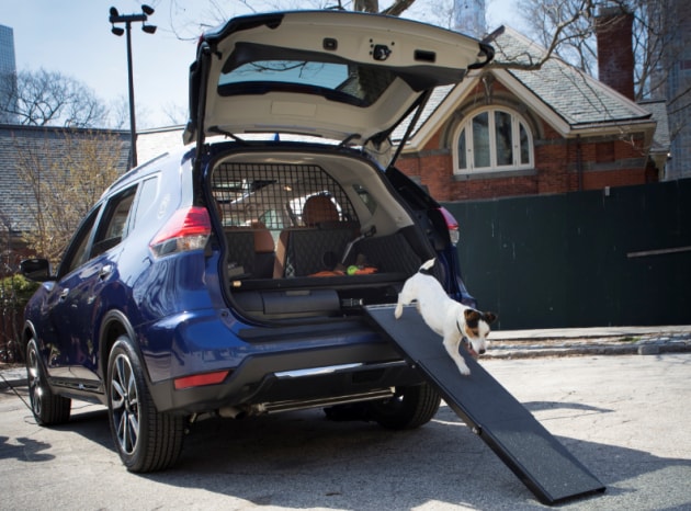 Nissan Rogue Dogue Concept slide away ramp