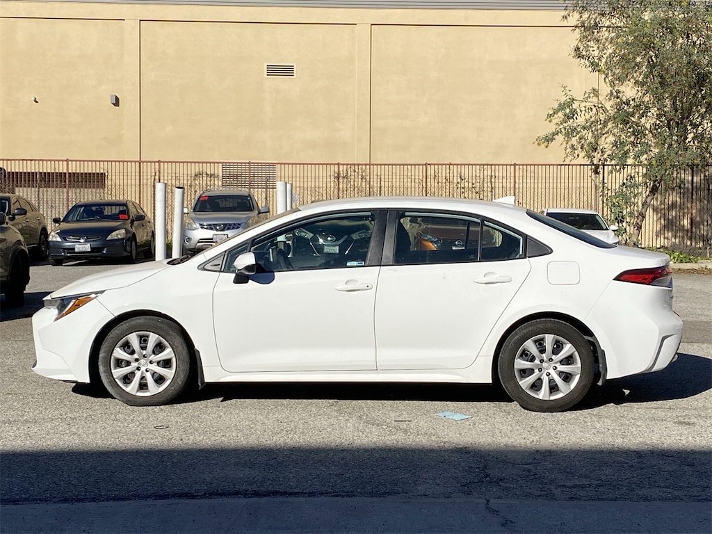 Used 2020 Toyota Corolla LE Sedan