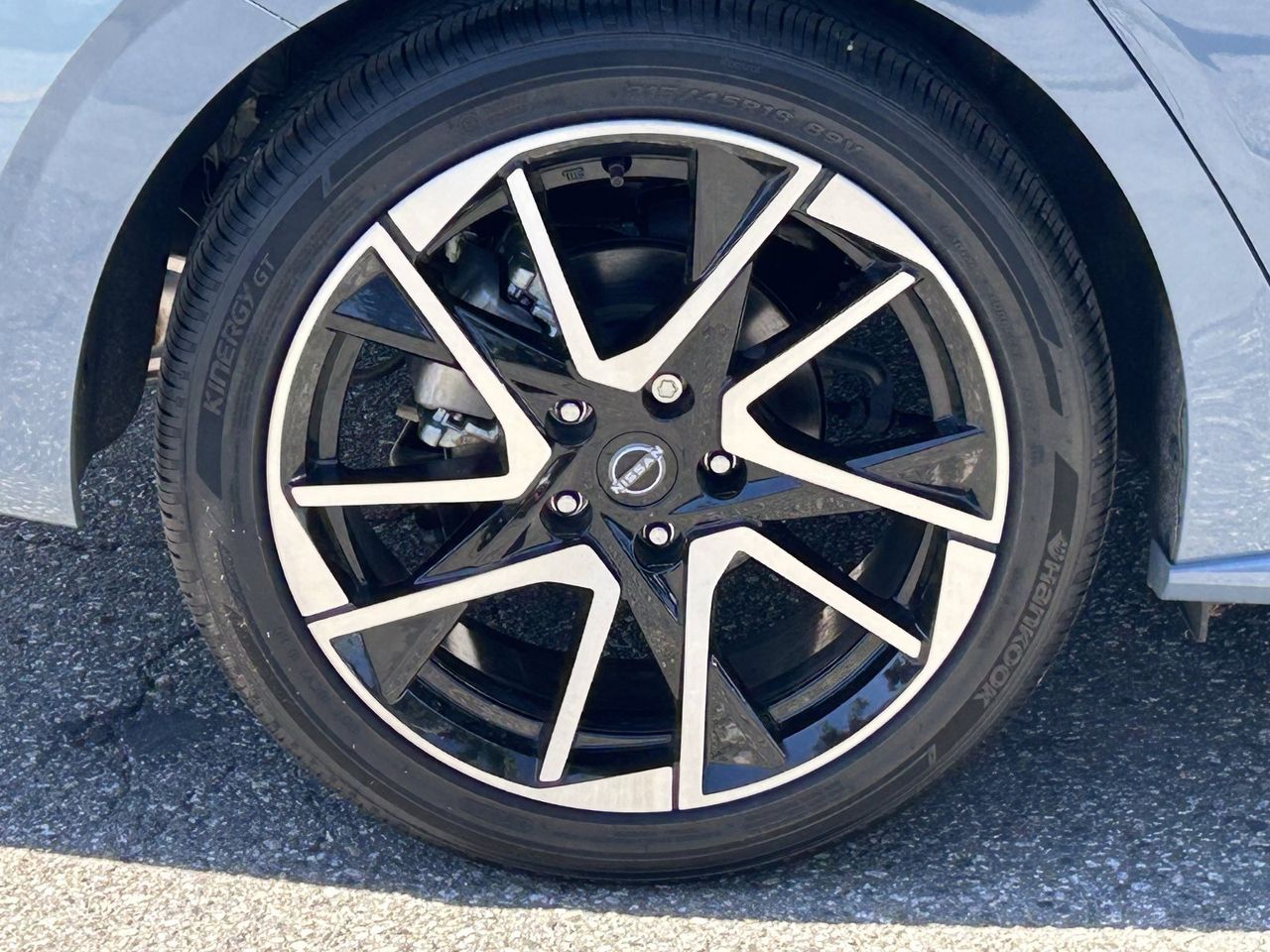 2025 Nissan Sentra SR photo 3