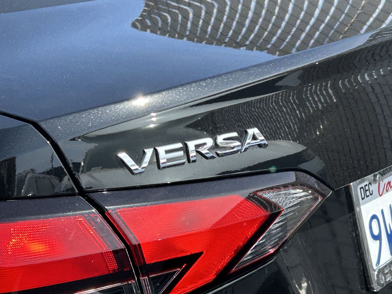 2025 Nissan Versa 1.6 S photo 5