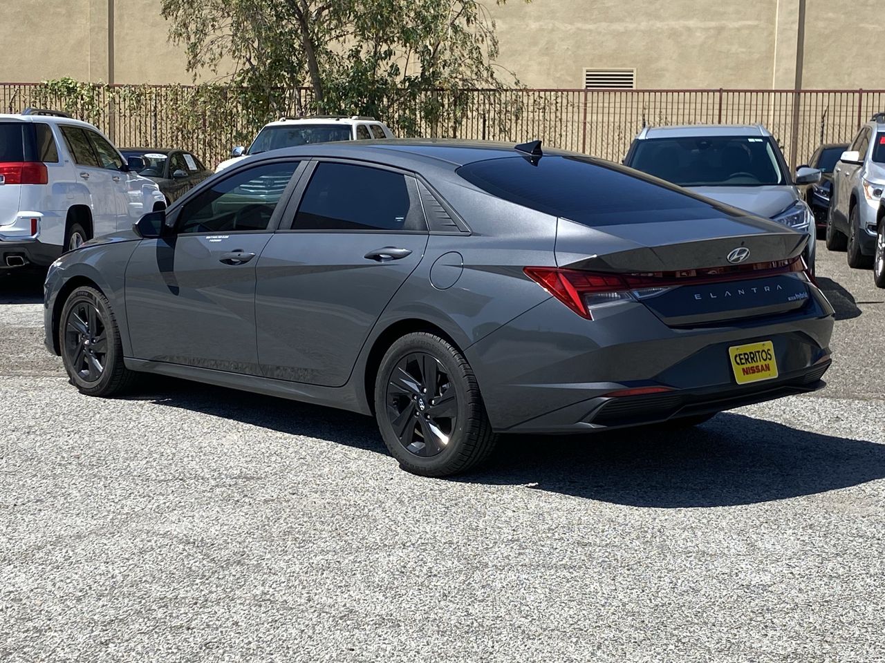 2023 Hyundai Elantra HEV Blue photo 4