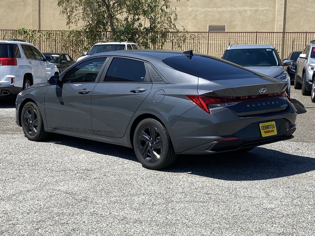 Used 2023 Hyundai Elantra HEV Blue Sedan