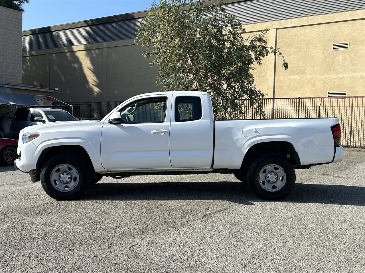 2018 Toyota Tacoma SR photo 2