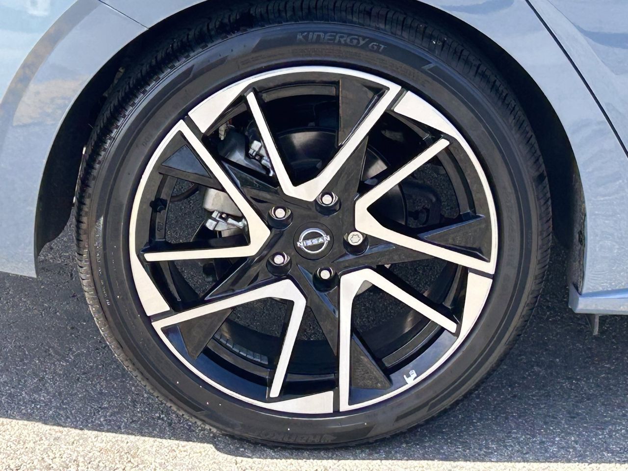 2025 Nissan Sentra SR photo 3