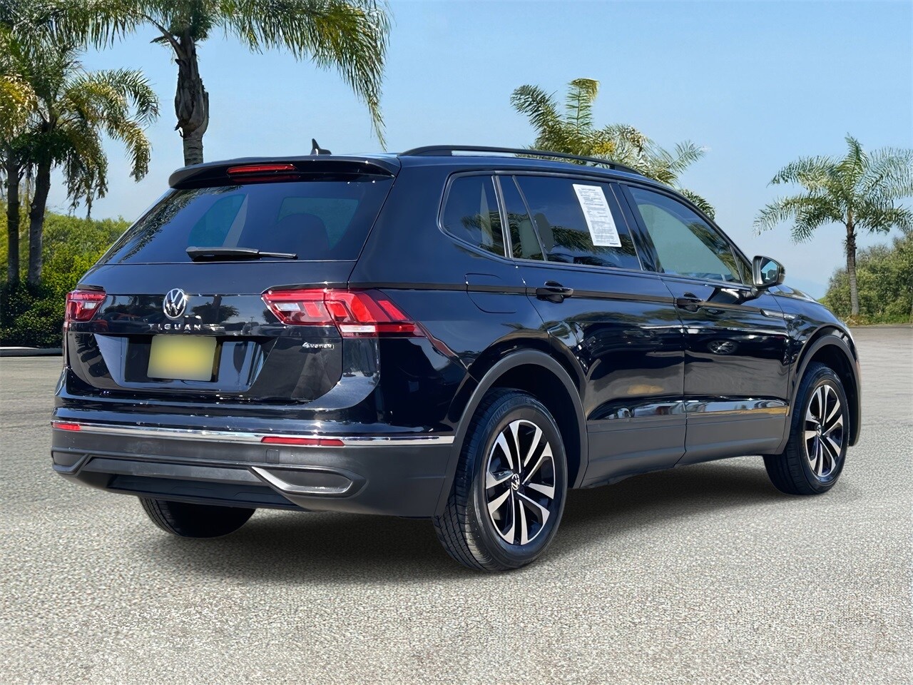 2024 Volkswagen Tiguan S photo 2