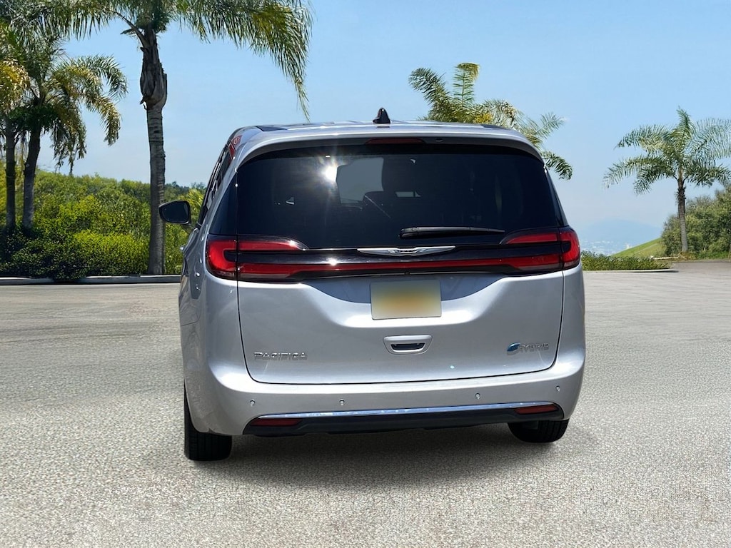 Used 2023 Chrysler Pacifica Plug-In Hybrid Touring L Van Passenger Van