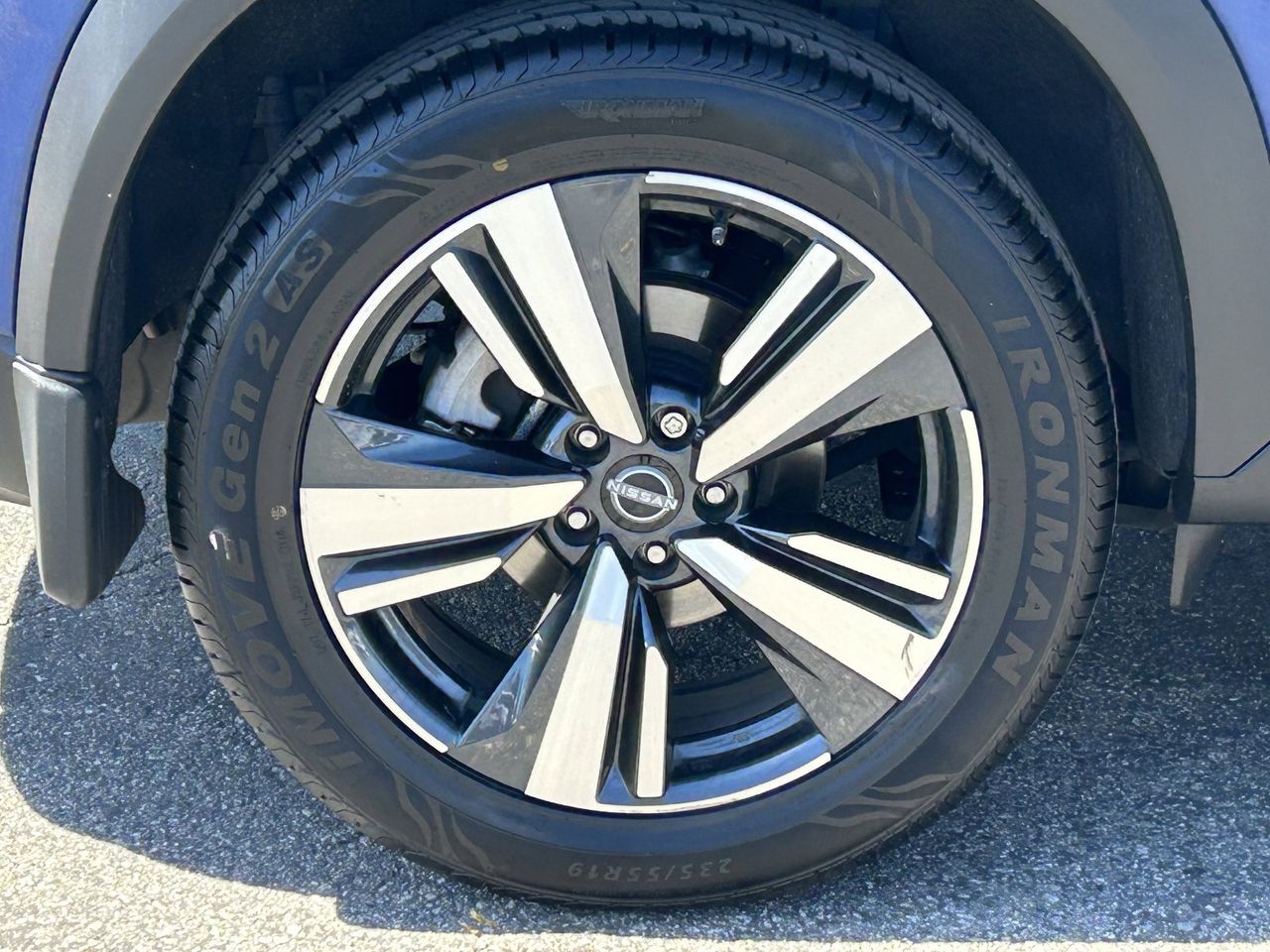 2022 Nissan Rogue SL photo 3